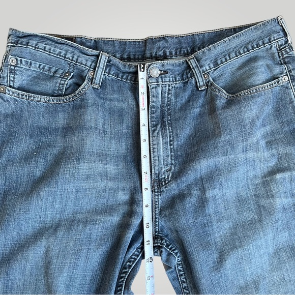 Levi’s 514 Straight Fit Jeans - Picture 5 of 16